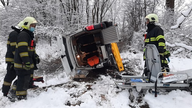 Nehoda sanity u ásti obce Dobré - Hlinné na Rychnovsku. (7. 1. 2021)