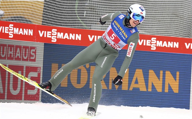 Stoch vyhrál v Innsbrucku třetí díl Turné, Polášek vypadl v prvním kole