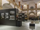 Fotografie, grafiky, architektonick modely pibliuj v Severoeskm muzeu v...
