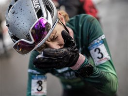 Karla tpánová v cíli cyklokrosového mistrovství republiky v Jabkenicích