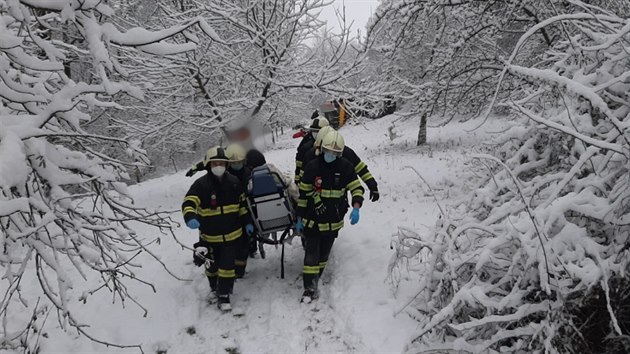 Nehoda sanity u části obce Dobré - Hlinné na Rychnovsku. (7. 1. 2021)