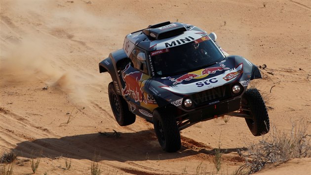Stephane Peterhansel v šesté etapě Rallye Dakar.