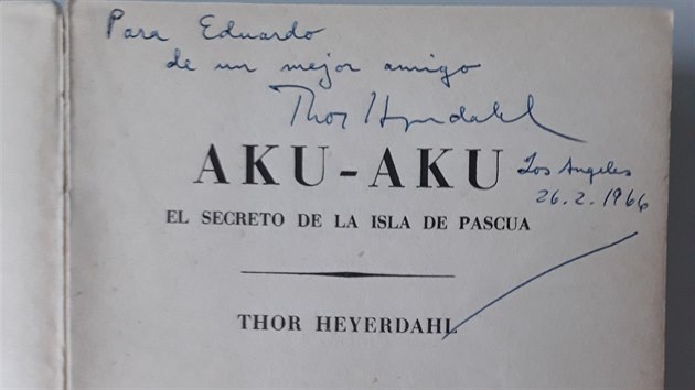 Ve sbírce muzejní knihovny je také srdečné věnování norského mořeplavce Thora Heyerdahla českému cestovateli Eduardu Ingrišovi.