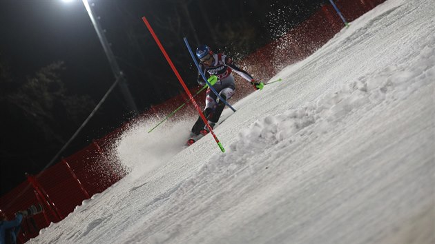 Slovensk lyaka Petra Vlhov na trati slalomu v Zhebu.