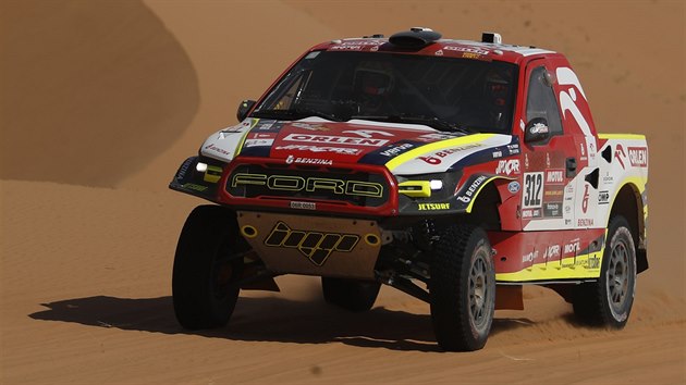 Martin Prokop s Viktorem Chytkou ve tet etap Rallye Dakar