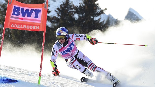 Francouzsk lya Alexis Pinturault na trati obho slalomu v Adelbodenu