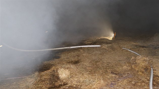 Požár stodoly v obci Hlohová na Domažlicku způsobily děti, které si v objektu rozdělaly oheň.