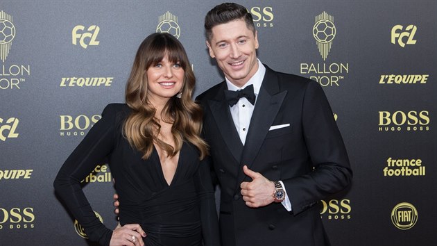 Anna Lewandowsk Robert Lewandowski (Pa, 2. prosince 2019)