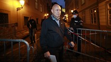 Daniel Landa opou�tí Sn�movnu se svou petici Blanický manifest za svobodu 2020....