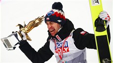 POT�ETÍ. Kamil Stoch je trojnásobným �ampionem Turné �ty� m�stk�.