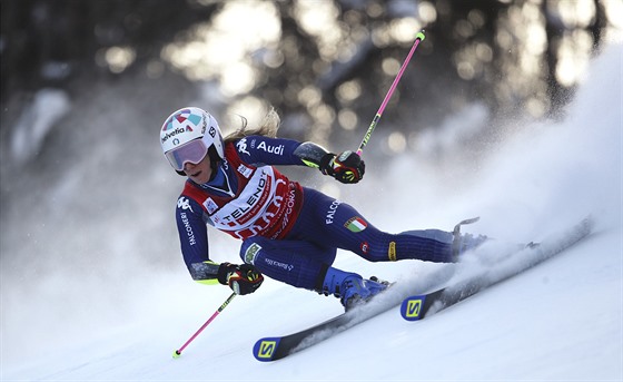 Marta Bassinová v obřím slalomu v Kranjské Goře.