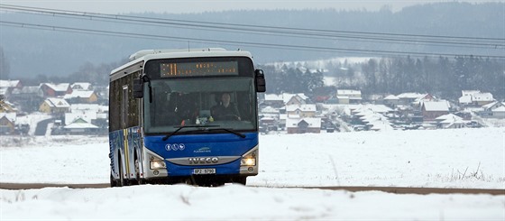 Nkteré autobusy v pondlí ráno kvli silným mrazm nevyjely. 
