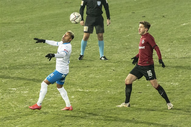 Fotbal v polárních podmínkách? Pravidla mráz nijak neřeší