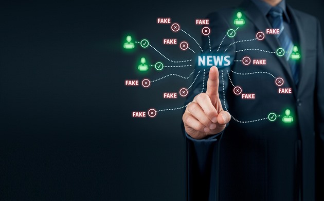 Umělá inteligence nás před fake news nemusí ochránit. Někdy problém i zhorší