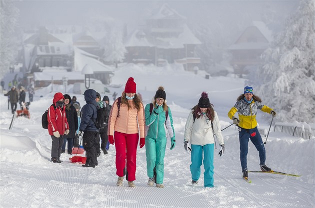 Zatímco minulé víkendy zaily Pustevny v Beskydech návaly turist, tentokrát se...