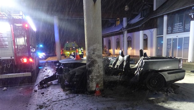 Na esko-polské hranici u Zlatých Hor narazilo auto pi prjezdu bývalou...