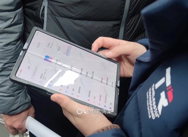 Prototyp ohebného xiaomi