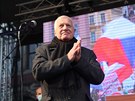 K demonstrantm na Staromstském námstí promluvil i bývalý prezident Václav...