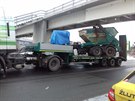 Kamion na Zliín se neveel s peváeným nákladním autem pod lávku. (15.1.2021)