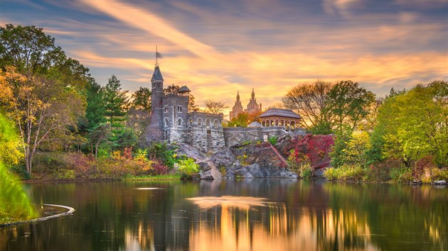 St�edov�ké hrady jsou doménou kultury na starém kontinentu. P�i h�e na honosnou...