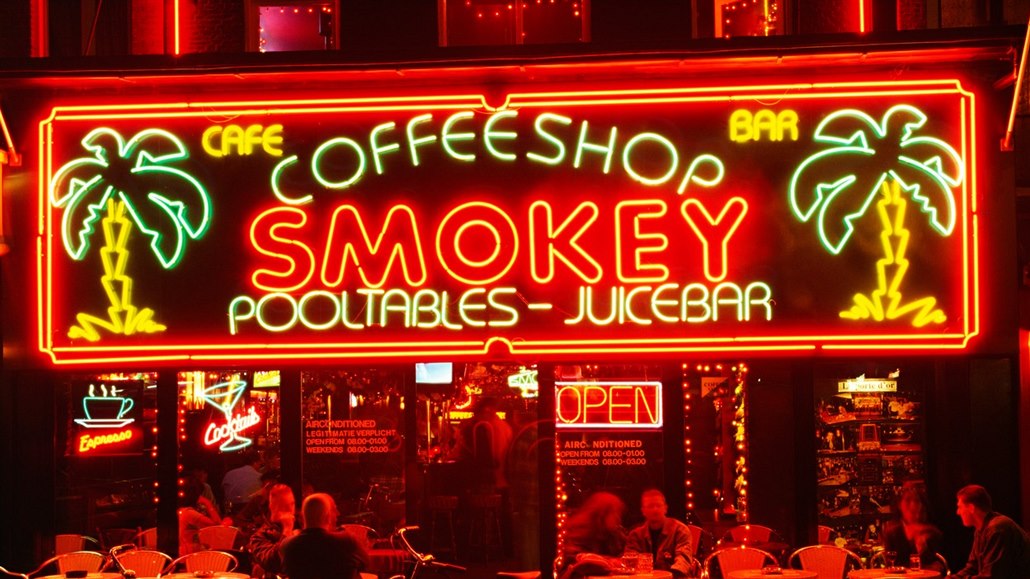Coffeshopy v Amsterdamu jsou vyhledávaným cílem drtivé většiny turistů.
