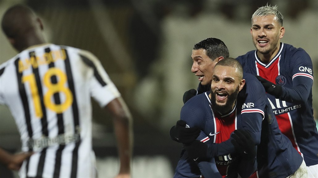 Paris St. Germain se díky výhře v Angers posunulo na první místo tabulky