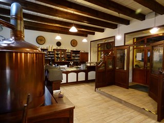 Název restaurace a pivovaru U Přeška odkazuje na muže, od něhož údajně získalo...