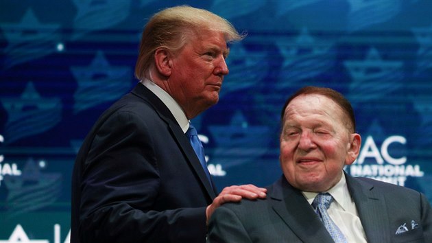 Donald Trump a Sheldon Adelson na sjezdu Izraelsko-americké rady na Floridě (7. prosince 2019)