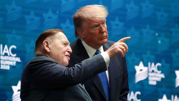 Donald Trump a Sheldon Adelson na sjezdu Izraelsko-americké rady na Floridě (7. prosince 2019)