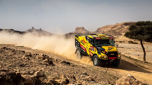 Martin Macík si jede pro triumf v deváté etapě Rallye Dakar.