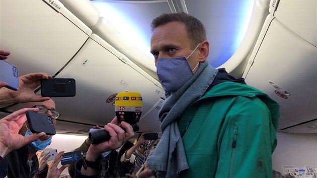 Alexej Navalnyj je na cestě zpět do Moskvy. (17. ledna 2021)