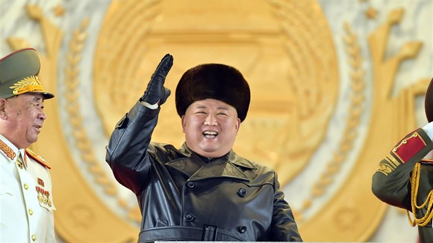 Vůdce KLDR Kim Čong-un na armádní přehlídce (14. ledna 2020)
