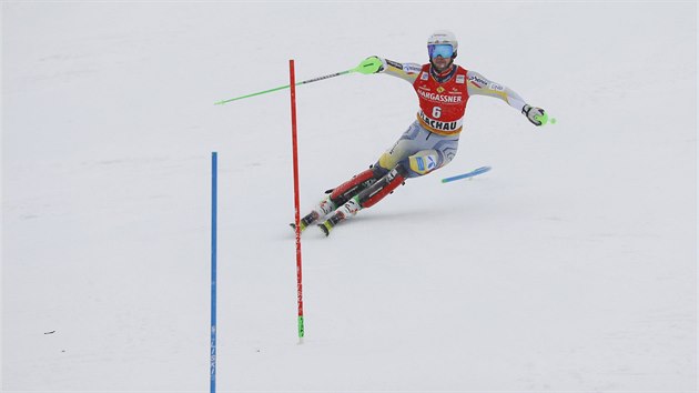 Sebastian Foss-Solevaag z Norska jede slalom ve Flachau.