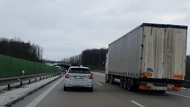 Prototyp nové generace Škody Fabia při testech na českých dálnicích.