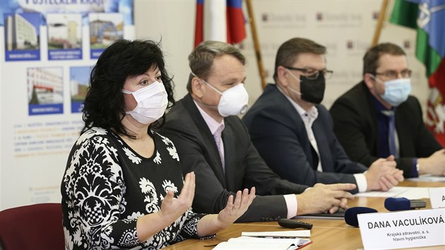 K novinářům promluvila i Dana Vaculíková, hlavní hygienička Krajské zdravotní, která sdružuje největší nemocnice v Ústeckém kraji.