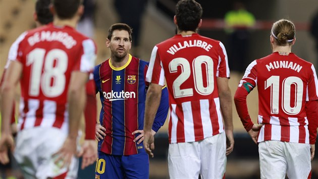 Lionel Messi dostal v závěru zápasu o španělský Superpohár červenou kartu za úder loktem.