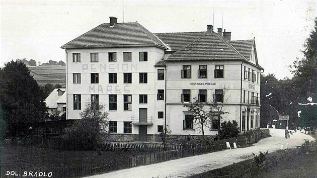 Za první republiky bylo Horní Bradlo vyhledávanou destinací turistů. Podíl na tom měl i hotel Mareš.