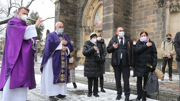 Zdun me se konala v bazilice sv. Petra a Pavla na Vyehrad za dodren opaten proti en nemoci covid-19. (14. ledna 2021)