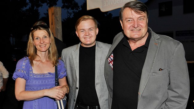 Ladislav Štaidl s přítelkyní Michaelou a synem Arturem. (15. září 2016)