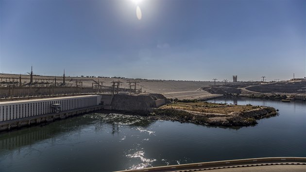 Pohled na egyptskou Asuánskou přehradu. (3. ledna 2021)