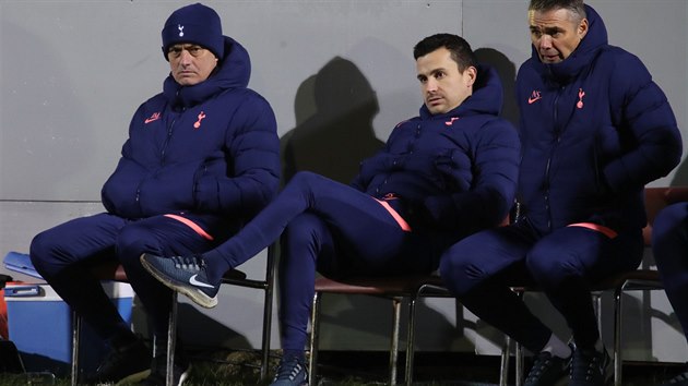 Jos Mourinho (vlevo) trenr Tottenhamu sleduje duel Anglickho pohru na hiti Marine.