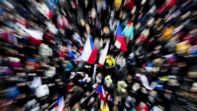 Demonstranti na Staroměstském náměstí požadují otevření České republiky. Nepřijímají vládní opatření. (10. ledna 2021)