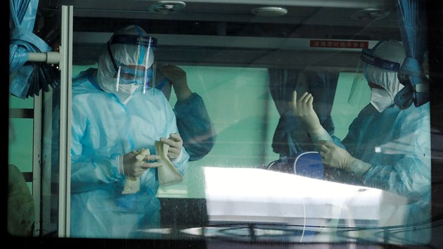 Experti WHO dorazili do Wu-chanu. Budou p�trat po p�vodu koronaviru