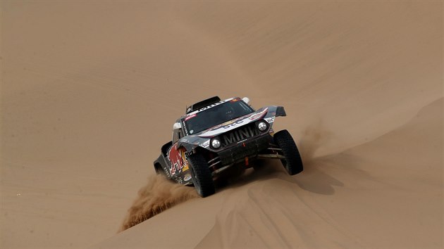 Stephane Peterhansel v jedenácté etapě Rallye Dakar.