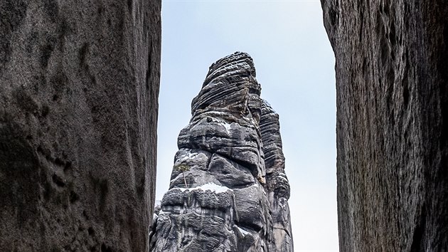 Starosta v Adršpašských skalách pod sněhovým popraškem (5. 1. 2021)