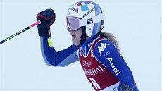 Italka Marta Bassinová se raduje z vítzství v obím slalomu v Kranjské Goe.