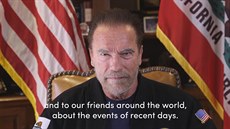 Arnold Schwarzenegger v projevu k událostem v Washingtonu a prezidentu Trumpovi