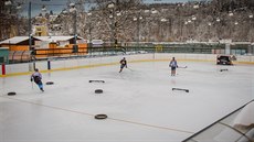 V Hluboké nad Vltavou plánují postavit nový krytý zimní stadion na míst toho...