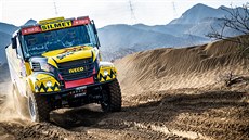 Martin Macík a jeho Iveco na trati Rallye Dakar.