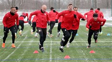 Brněnští fotbalisté během zimního tréninku